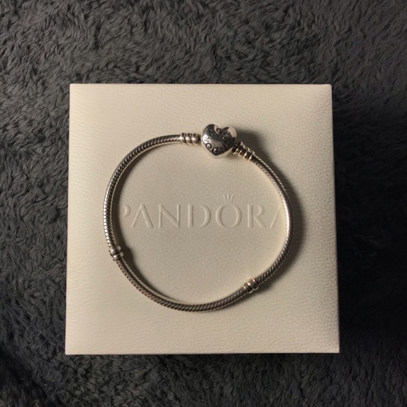Pandora Moments Heart Clasp Snake Chain Bracelet. - Picture 6 of 7
